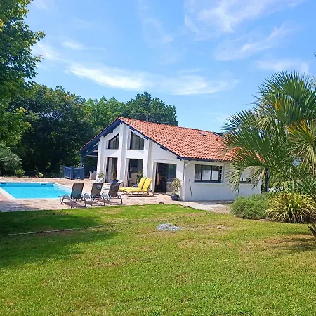 Villa Spacieux Et Lumineux Dans Contemporaine Avec Piscine Chauffee Privative Pres Golf D'arcangues *