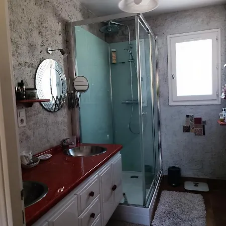 Spacieux Et Lumineux Dans Contemporaine Avec Piscine Chauffee Privative Pres Golf D'arcangues *