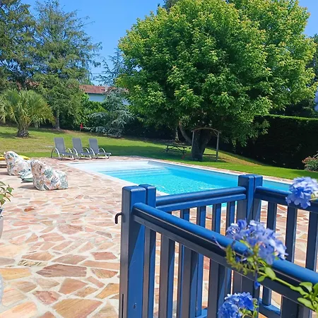 ヴィラ Spacieux Et Lumineux Dans Contemporaine Avec Piscine Chauffee Privative Pres Golf D'arcangues ビダール